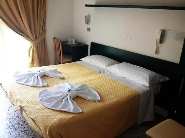 Hotel Till Rímini Italia